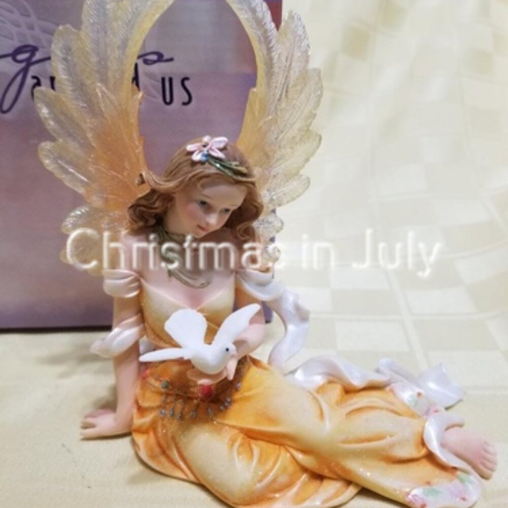 Munro Enterprises 2004 Angels Around Us PEACE Angel Dove Figurine #AA905 in box